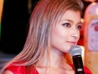 ローラ