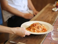 イタリア料理店で食事した『9人発症』　「黄色ブドウ球菌食中毒」　店を【無期限】営業禁止処分に…