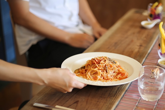 イタリア料理店で食事した『9人発症』 「黄色ブドウ球菌食中毒」 店を【無期限】営業禁止処分に…