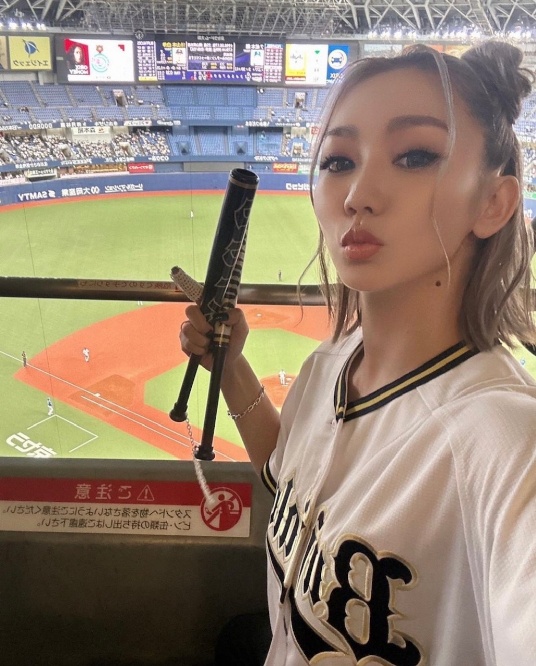 Instagram倖田來未(＠KOUDAKUMI_OFFICIAL)より