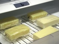 ボンタンアメのアレが超パワーアップ。気密性が高いし食べられる。牛乳からできた食品ラップが開発される（米研究）