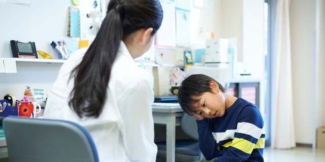 保健室の子供