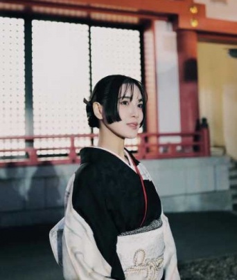 Instagram:藤井夏恋(@fujiikaren_official)より