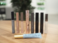 ブラックマスカラ復活！ 「うっかりギャルメイク」にならないアラサーの最新まつげ事情