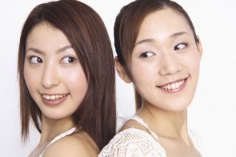 圧倒的大差！　あなたの目は「一重」or「二重」？　72％の女性の目は……