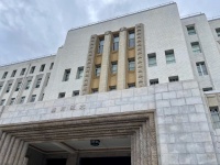 温泉で『何度も盗撮』、「女性教諭」に覆いかぶさる、同僚7人にパワハラなど…　大阪府の教職員【計14人】懲戒処分