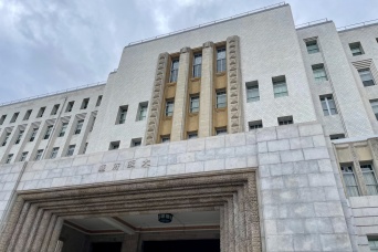 温泉で『何度も盗撮』、「女性教諭」に覆いかぶさる、同僚7人にパワハラなど…　大阪府の教職員【計14人】懲戒処分