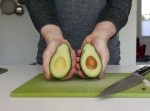 アボカドをわずか１０分で！　柔らかくする方法