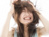 ムカつくぅぅぅっ!!　嫉妬心が沸く「女のSNS投稿」5つ