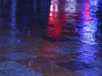 雨の中でバスを降り、家路を急いでいた私。突然、若い男性に声をかけられて...（宮崎県・60代男性）