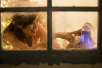 「恋人の日」調査。恋人と過ごしたいのはイブ？　それともクリスマス？