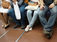 譲り合いがスマホで完結？（画像はイメージ）