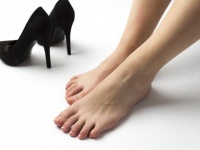 オフィスで靴、履き替える？