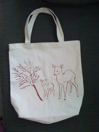 オレオレ詐欺はまだ現役。画像と本文は無関係です（Annie Pilonさん撮影、flickrより）