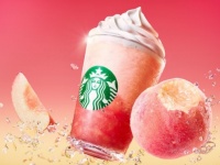 スターバックスから完熟したピーチを頬張るような「ラブ &#038; ピーチ フラペチーノ®」が登場！