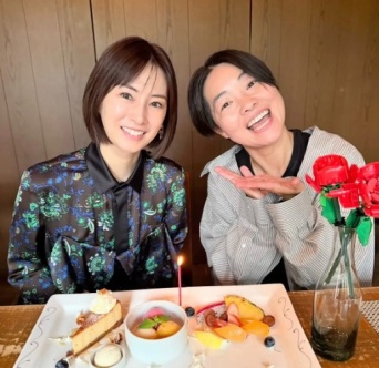 Instagram：イモトアヤコ 公式(@imotodesse)より