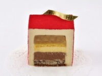 【六本木土産】シャンパンに合わせたい！　ラグジュアリーな大人のケーキ「キューブ ルージュ」