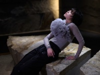 大胆な自分を楽しむ。平手友梨奈が着こなす「H&#038;M Studio SS22」発売