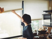 切って貼って。チェルシー舞花、キッチンの模様替え術