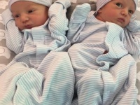 ジェイミー・プレスリーの双子の赤ちゃん (c) instagram