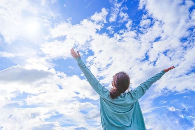 慈愛の精神を養う（画像はイメージ）