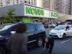 【流血注意】オリンピック・レスリング金メダリストが流血しながら殴りかかる！　警察必死の攻防戦勃発
