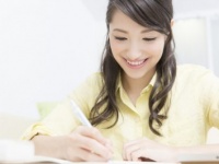 みんなすごい……　仕事のために何か勉強している女性●％