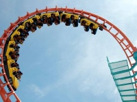 恐怖しかない！ジェットコースターが故障で乗客が4時間宙づり状態に