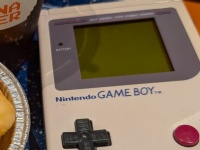 ゲームボーイに〝特殊な愛情〟示す夫...妻の投稿にネット感動　「泣きそうになっちゃった」