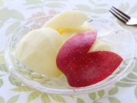 ニンニクを食べたあとの臭い消しは、リンゴジュースと牛乳のダブルで撃退