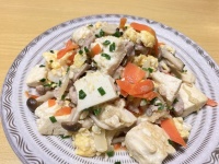 【楽チン＆簡単】「冷蔵庫にお肉が少ししかない（汗）」そんなときは「◯◯◯」を作るのが大正解。必要なのは野菜と豆腐と卵のみ！