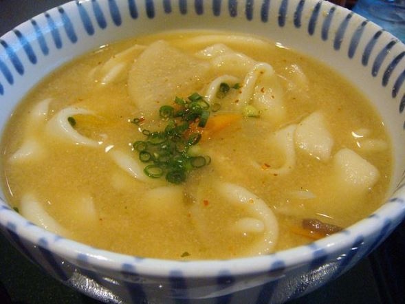 大分のだんご汁（OitaKiseichuさん撮影、Wikimedia Commonsより）