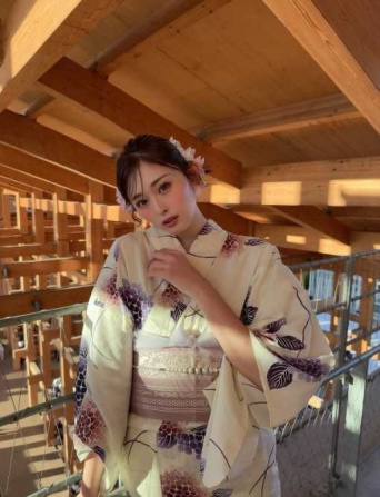 Instagram:ゆうちゃみ(@chamitan_0908)より