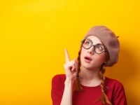 ​おしゃれゴコロを持った若い女性がオタク化