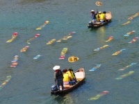 生まれたきっかけは〝やさしさ〟　高知・仁淀川「紙のこいのぼり」が水の中を泳ぐワケ