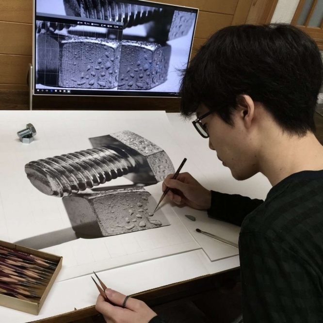 制作中の大森さん