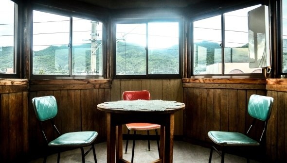 4階ドーム下の展望室。大町の町並みと周囲の山々が見渡せる