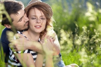 唇だけじゃ物足りない！　男子がキス攻めしたい女子のカラダのパーツ4選