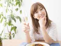 正直ウザイ！　女友だちの「女子会での美容アピール」3パターン
