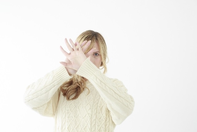 [小見出し１]原因は私？彼を浮気男にしてしまう女の5つの「◯◯すぎる」特徴とは