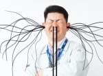 パナソニックが“斬新な方法”で鼻毛カッターをＰＲ…　鼻毛に呪われた杉森主任を救え！