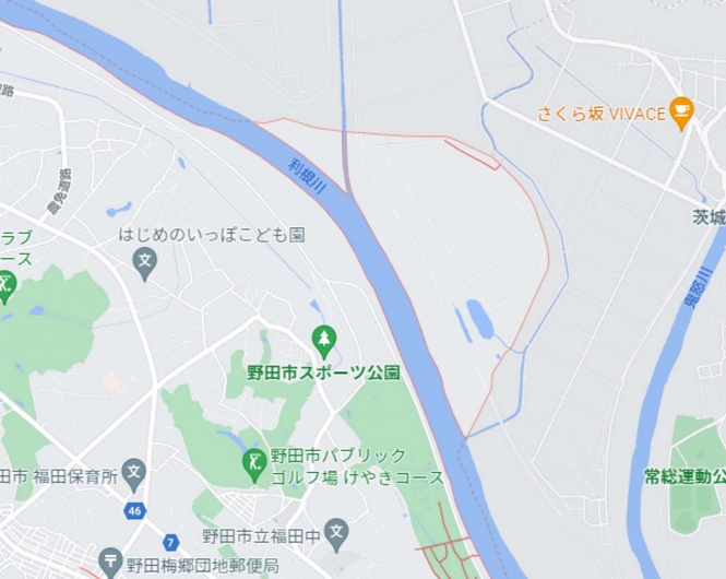 市南部にある「野田市スポーツ公園」付近の地図。利根川の対岸にも野田市が続いている(画像はGoogleマップのスクリーンショット)