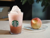 まるで桃！　スタバ「GABURI ピーチ フラペチーノ」が桃感MAXのジューシーさだった