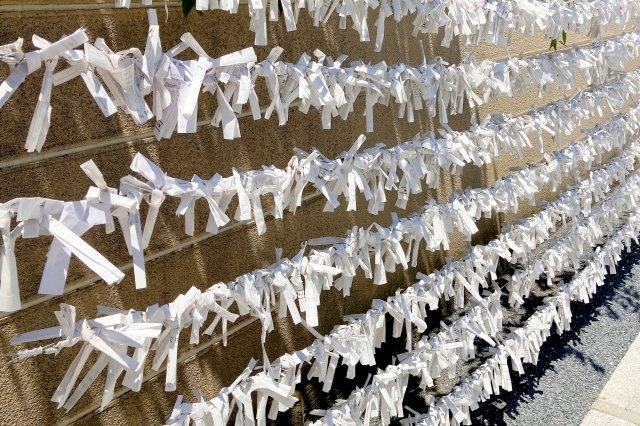 友だちに〝おみくじ結ぶやつ〟と評された服に衝撃走る 「それにしか見えない」と10万いいね