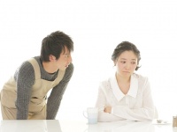 「とりあえず付き合っとく？」曖昧なアプローチをする男の心理とは
