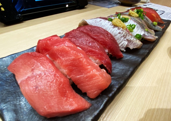 最高グルメ 密かに高級回転寿司屋 廻転とやま鮨 銀座 が食べ放題やってた 食べてきた チャリできた デイリーニュースオンライン