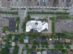 あなたの屋上にもいるかも？　空から見ると圧巻の“巨人”ストリートアート