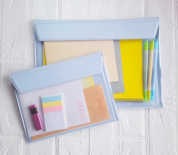 パステルカラーがなじみやすい。書類を保護するファイルバッグ新発売