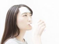 頭を冷やすと気持ちいい～！　風邪で熱がでたときに気分を和らげる方法3つ