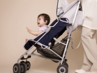 ベビーカーを蹴られた!?　子連れで出掛けてイラっとした他人の言動11